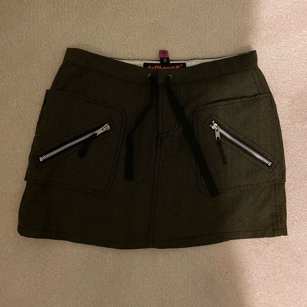 Dollhouse embellished olive colored miniskirt size 0 EUC